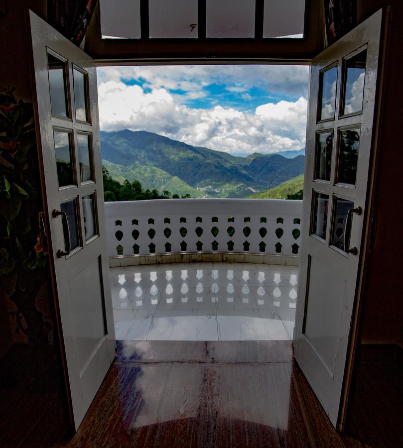 Tehri Club And Resort By One Earth Chamba  Buitenkant foto